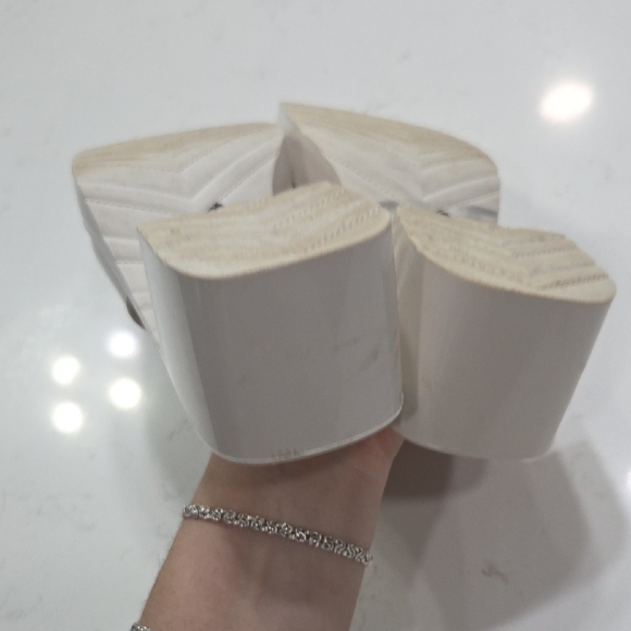 Gucci Women's Cream Mules Sz37 Might Fit Sz4 Gentle Used With No Box - Picture 9 of 16